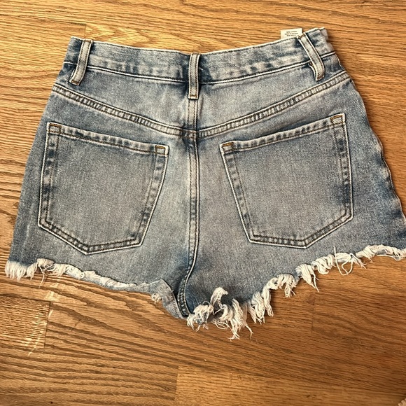 PacSun Vintage High Rise Size 26 Denim Shorts Medium Wash - Picture 2 of 3